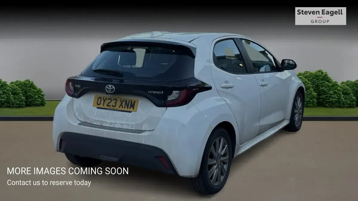 Used Toyota Yaris 2023 White Hatchback