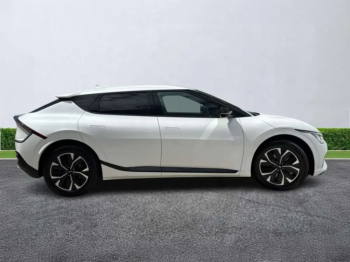Used Kia EV6 GT-Line 236 kW (321 HP) 2024 White SUV