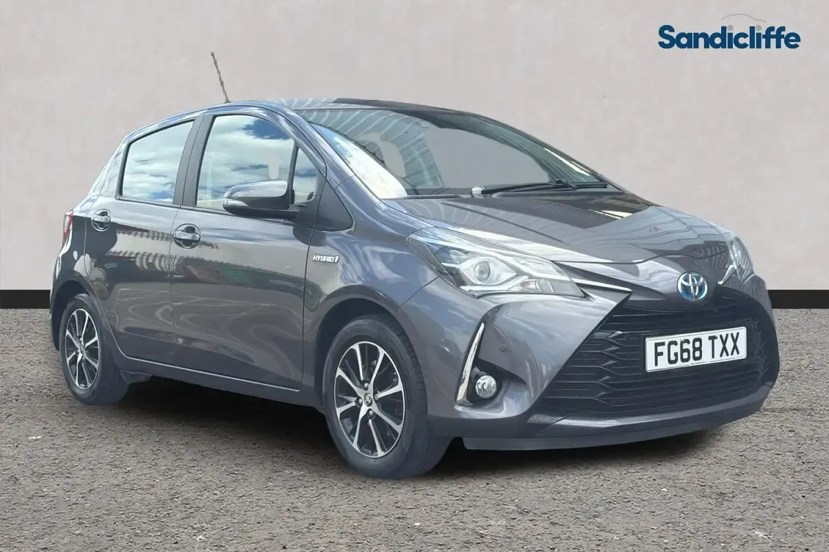 Used Toyota Yaris Hybrid 100 HP (73 kW) 2019 Hatchback