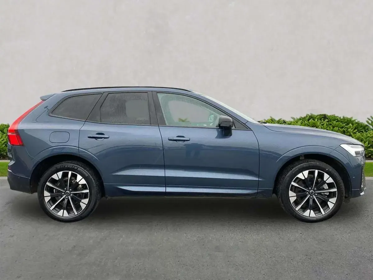 Usado Volvo XC60 Ultra 449 HP (330 kW) 2025 Azul SUV