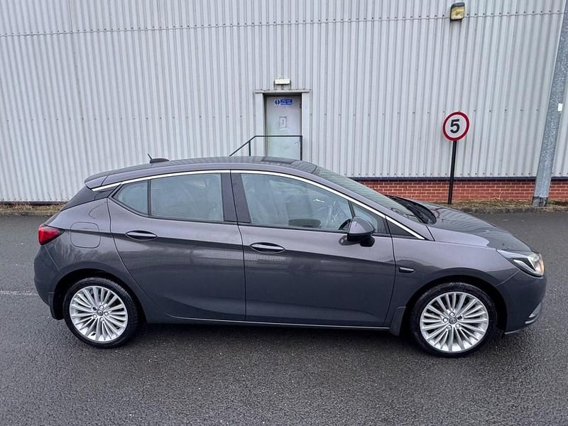 Used Vauxhall Astra Elite 136 HP (100 kW) 2016 Grey Hatchback