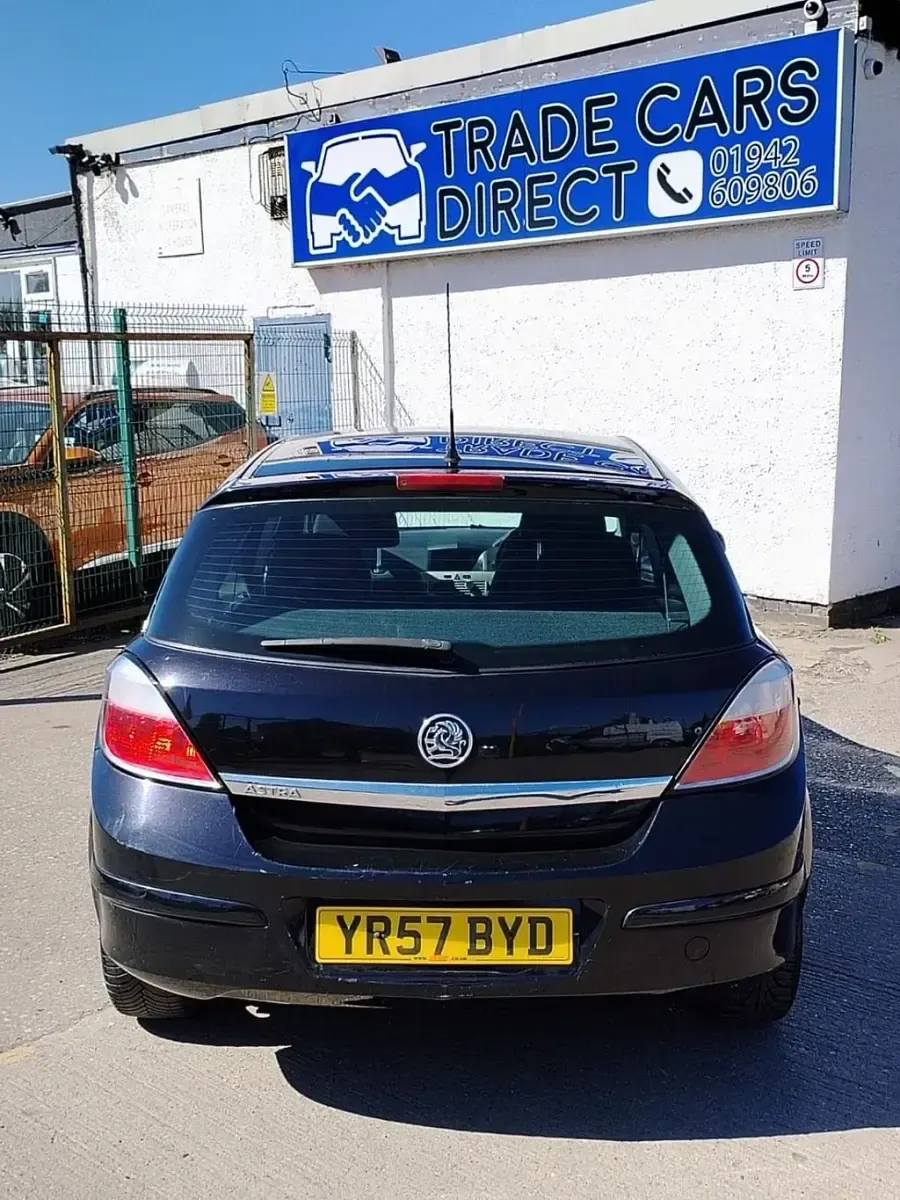 Second-hand Vauxhall Astra 90 CP (66 kW) 2007 Negru Hatchback