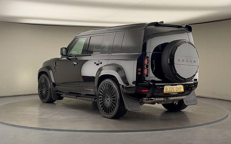 Used Land Rover Defender HSE Dynamic 350 HP (257 kW) 2024 Santorini black SUV