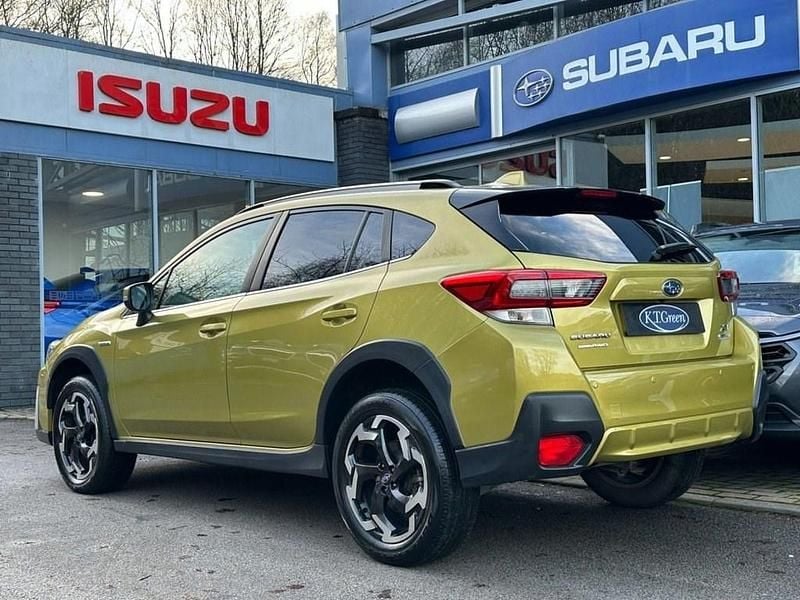 Begagnad Subaru XV Premium 150 HK (110 kW) 2021 Gul SUV