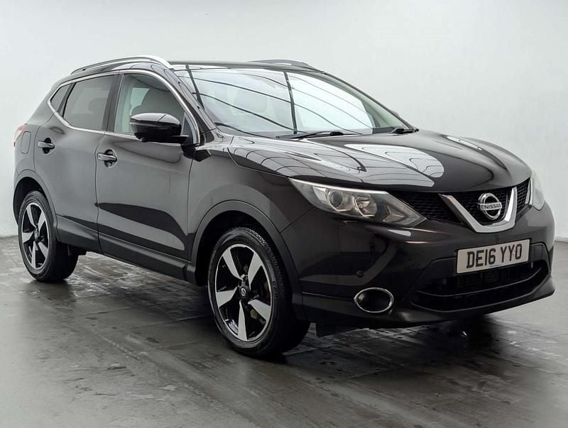 Used Nissan Qashqai N-Connecta 116 HP (85 kW) 2016 Black SUV