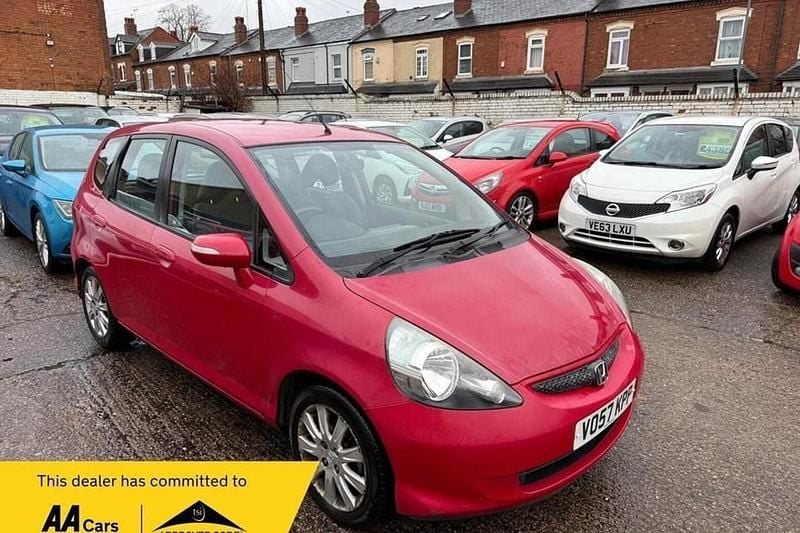 Red Used 2008 Honda Jazz SE Hatchback | £2,485 (Good price) - Image 1/1