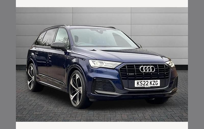 Used Audi Q7 Black Edition 340 HP (250 kW) 2022 Navarra blue SUV