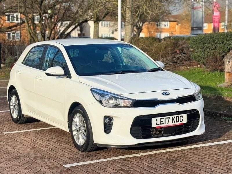 Used Kia Rio 99 HP (72 kW) 2017 White Hatchback