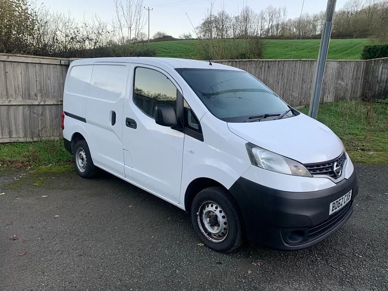 White Used 2012 Nissan NV200 SE MPV | £2,995 (Good price) - Image 1/4