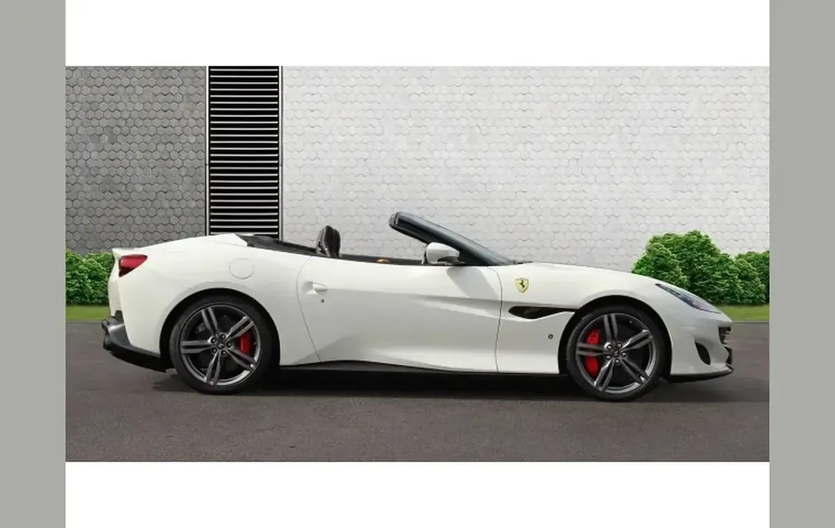 Used Ferrari Portofino 591 HP (434 kW) 2019 White Cabriolet