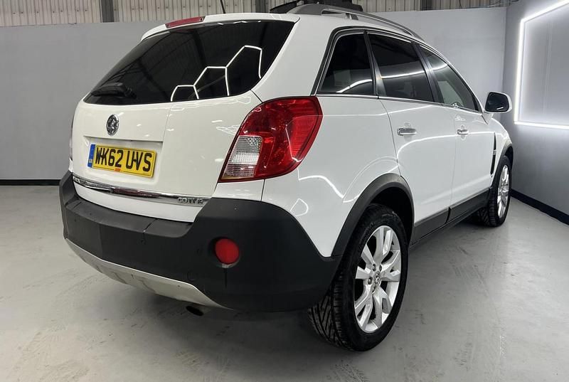 Used Vauxhall Antara 184 HP (135 kW) 2013 White SUV