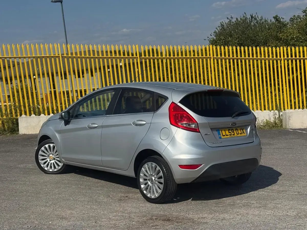 Used Ford Fiesta Titanium 2009 Silver Hatchback