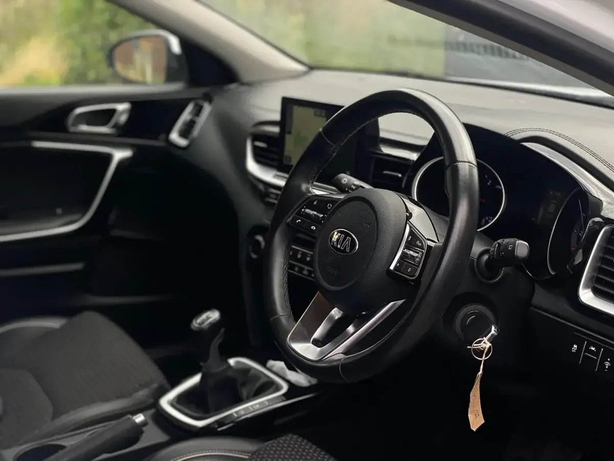 Used Kia Ceed Sportswagon 114 HP (83 kW) 2018 White Estate