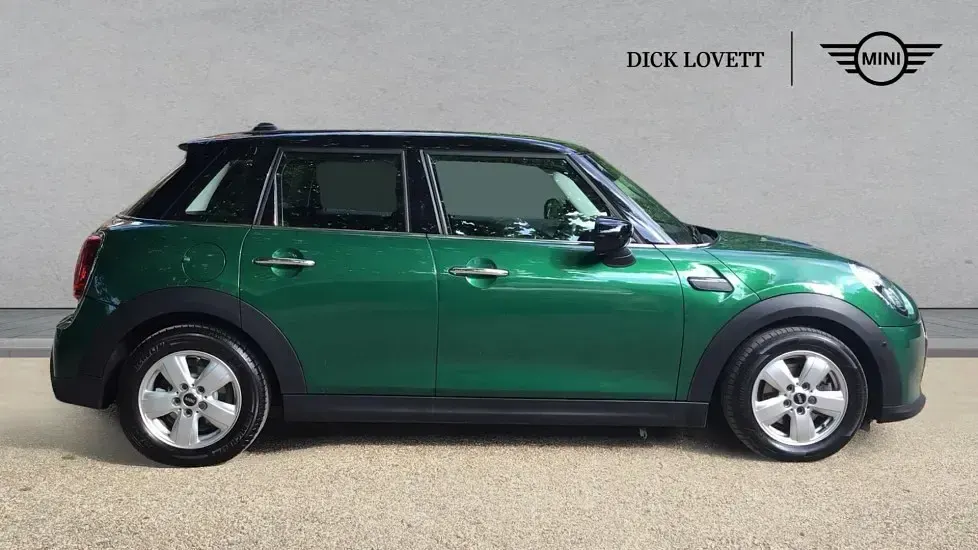 Używany Mini Cooper Classic 134 KM (98 kW) 2022 Zielony Hatchback