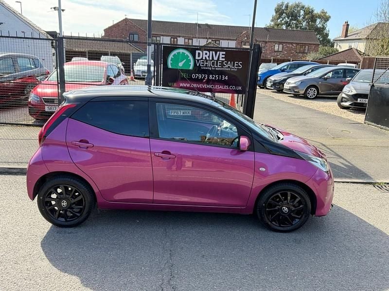 Used Toyota Aygo X-cite 72 HP (52 kW) 2019 Mauve purple Hatchback