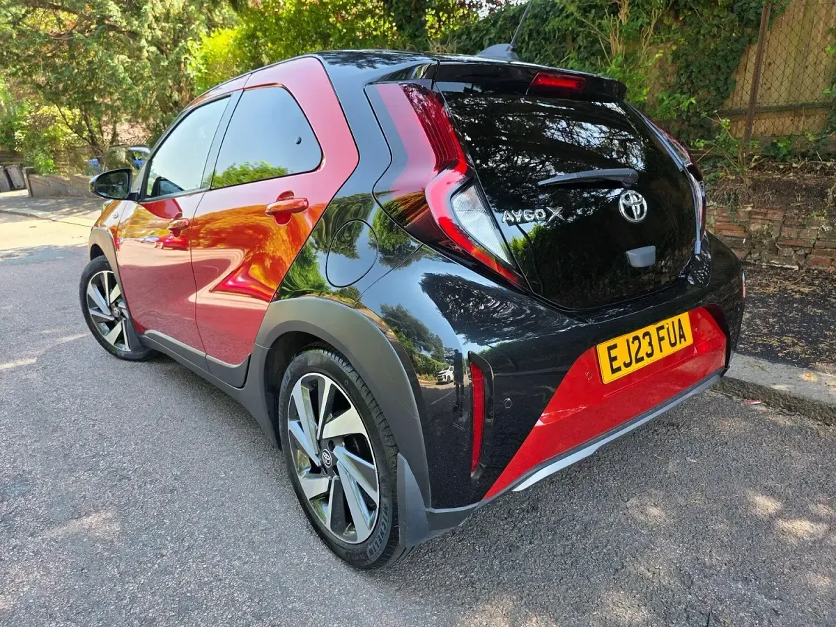 Used Toyota Aygo X 72 HP (52 kW) 2023 Red SUV