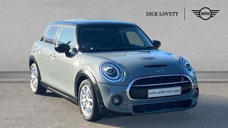 Used Mini Cooper S Classic 189 HP (139 kW) 2020 Moonwalk grey Hatchback
