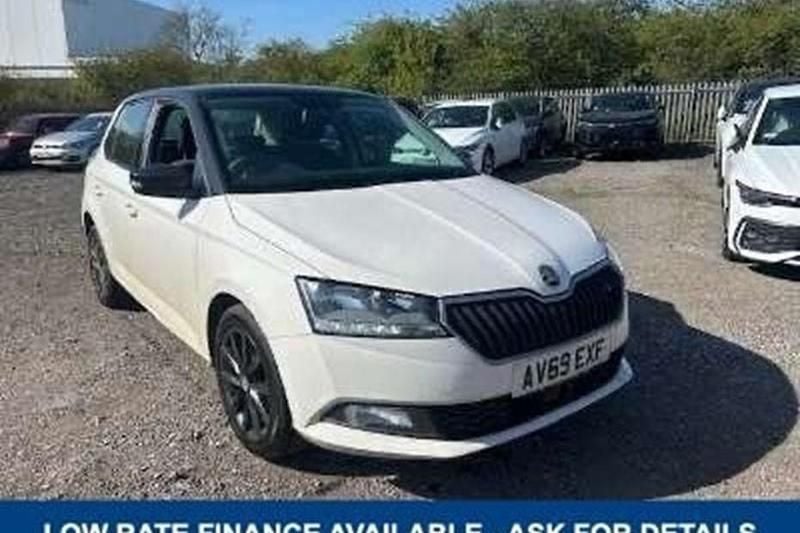 Used Skoda Fabia Colour Edition 95 HP (69 kW) 2019 White Hatchback