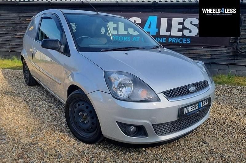 Silver Used 2007 Ford Fiesta Zetec Hatchback | £1,799 (Fair price) - Image 1/1