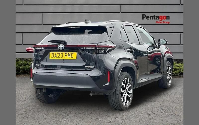 Used Toyota Yaris Cross Design 113 HP (83 kW) 2023 Black SUV