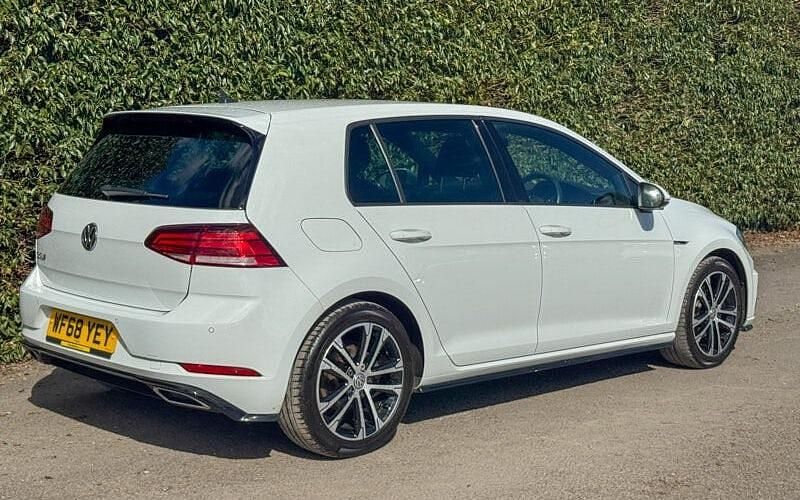 Used VW Golf VII R-line 150 HP (110 kW) 2018 White Hatchback