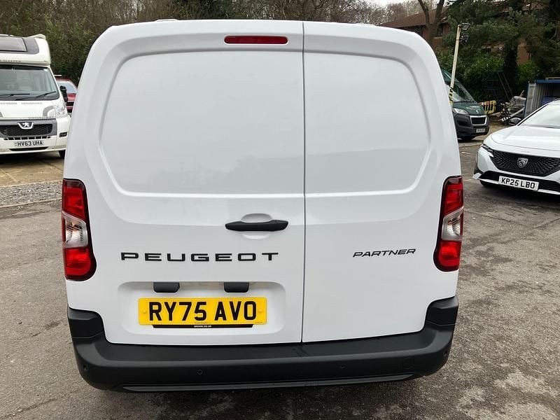 New Peugeot Partner S 102 HP (75 kW) 2026 White MPV