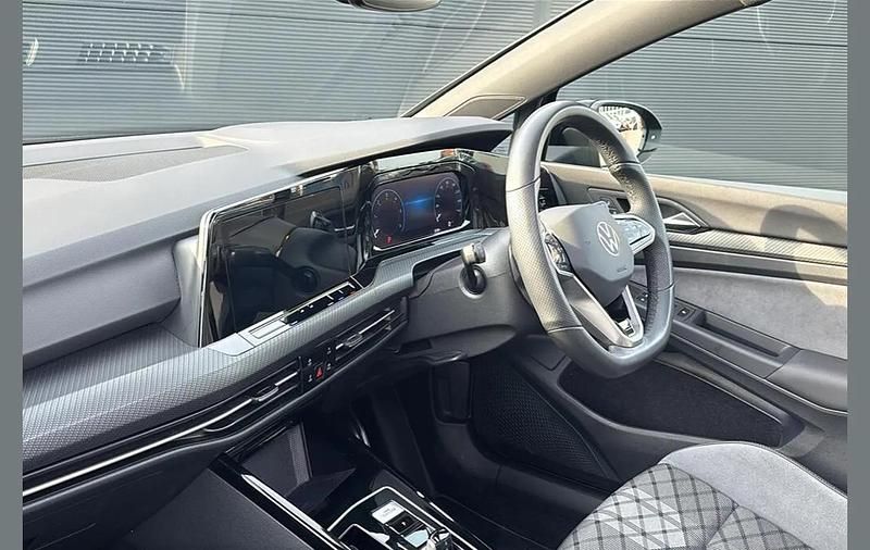 Used VW Golf VIII R-line 147 HP (108 kW) 2024 Black Estate