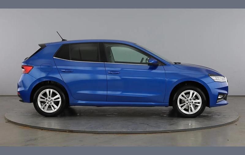 Used Skoda Fabia SE L 113 HP (83 kW) 2024 Race blue metallic Hatchback