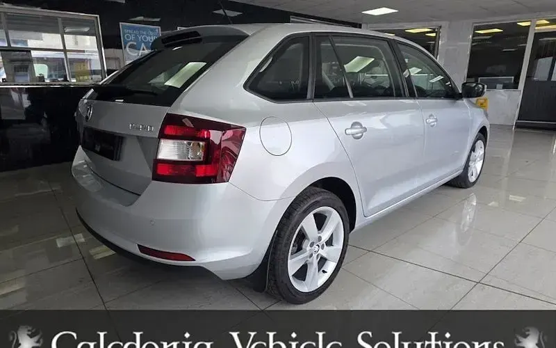 Used Skoda Rapid SE 95 HP (69 kW) 2018 Silver Hatchback