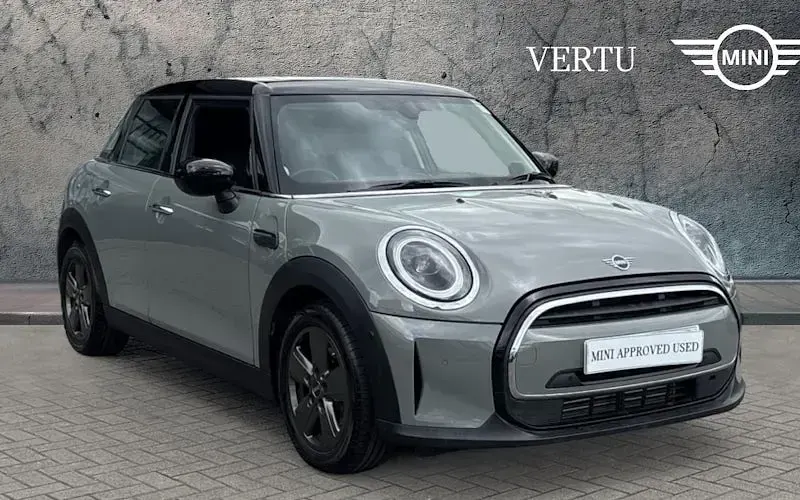 Begagnad Mini Cooper Classic 136 HK (100 kW) 2022 Halvkombi