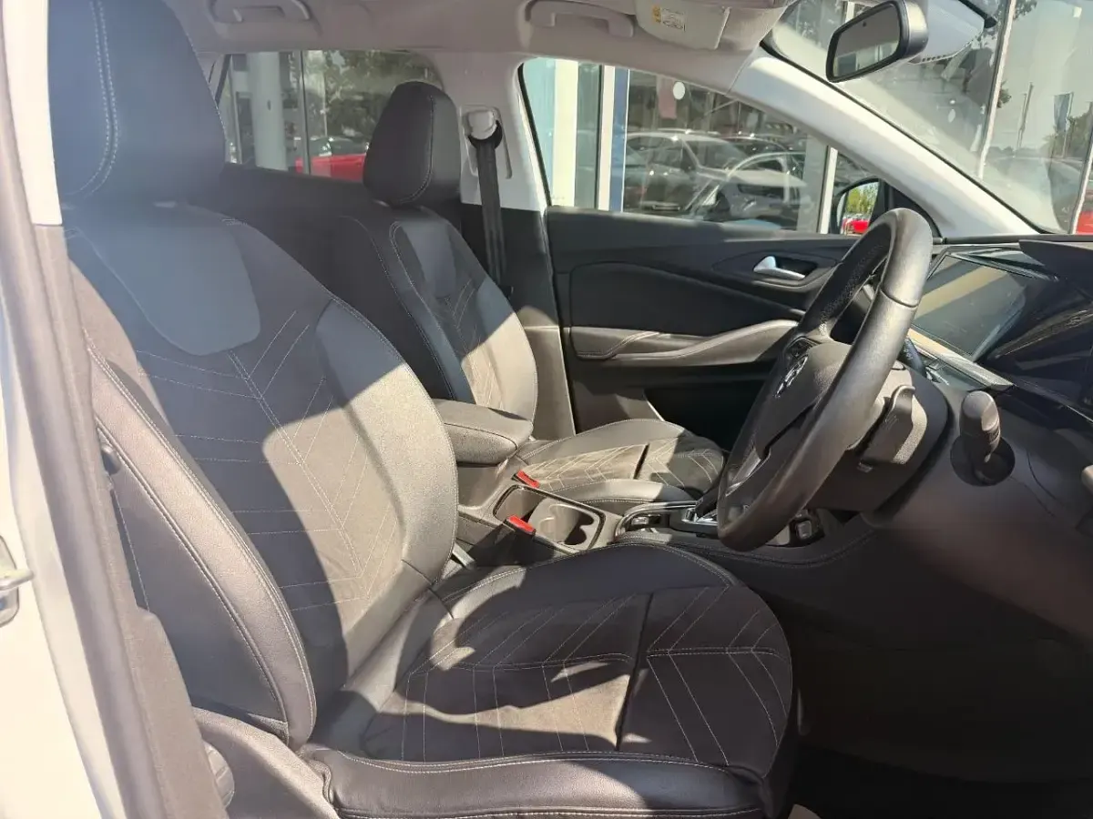 Used Vauxhall Grandland X Ultimate 128 HP (94 kW) 2022 White SUV