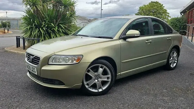 Used Volvo S40 SE 107 HP (78 kW) 2009 Green Sedan