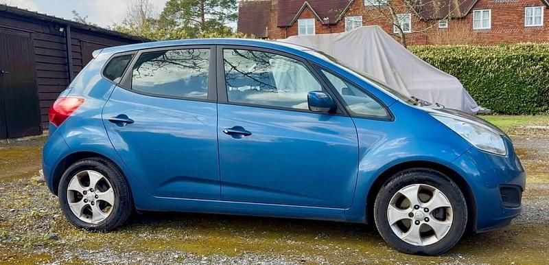 Used Kia Venga 90 HP (66 kW) 2014 Blue Hatchback