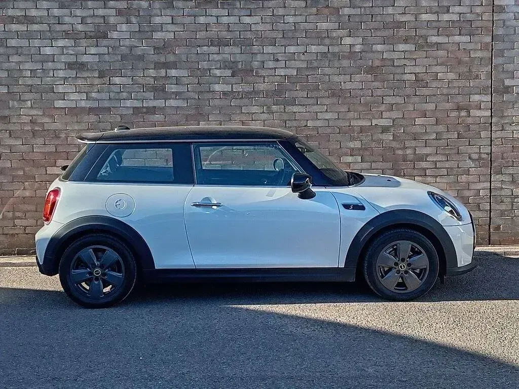Used Mini Cooper SE Hatch 135 kW (184 HP) 2023 White Hatchback