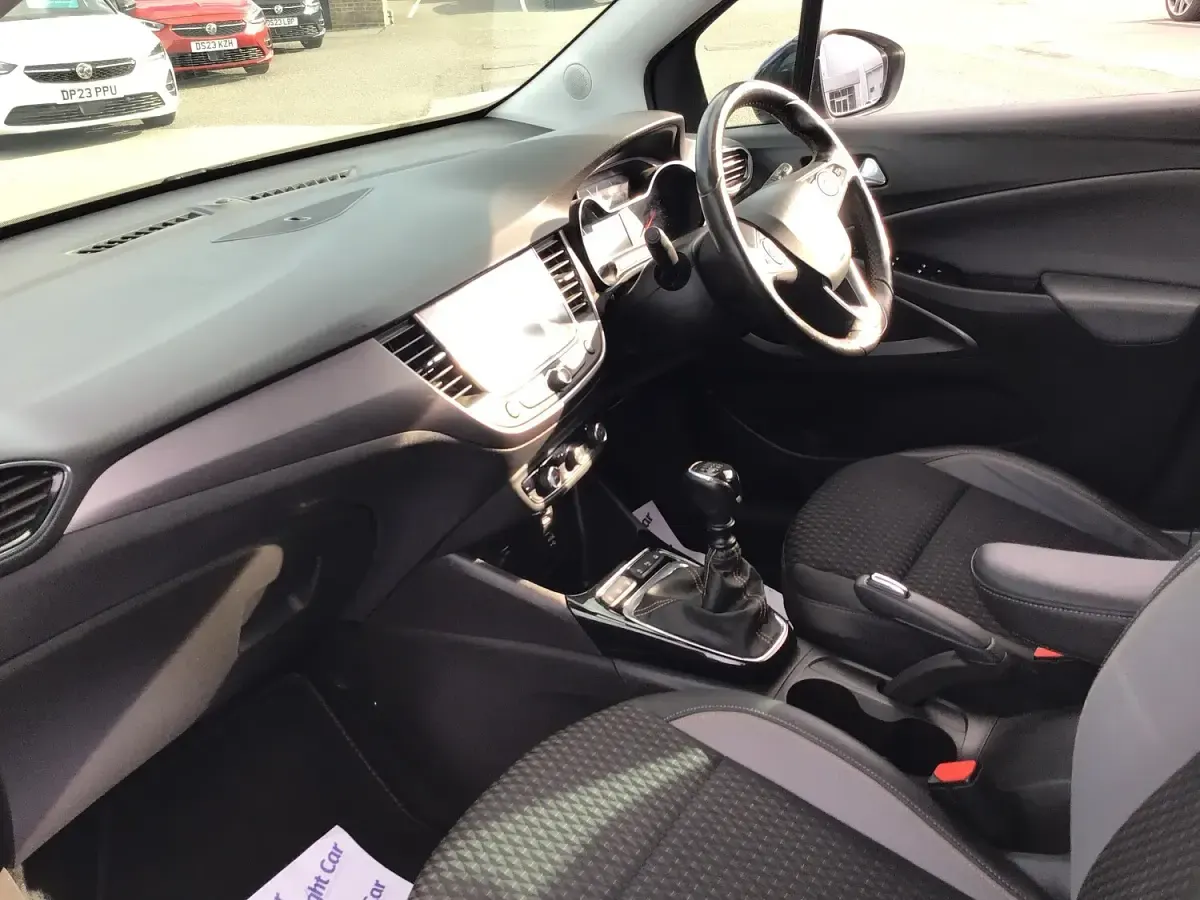 Used Vauxhall Crossland X Elite 120 HP (88 kW) 2018 Silver SUV