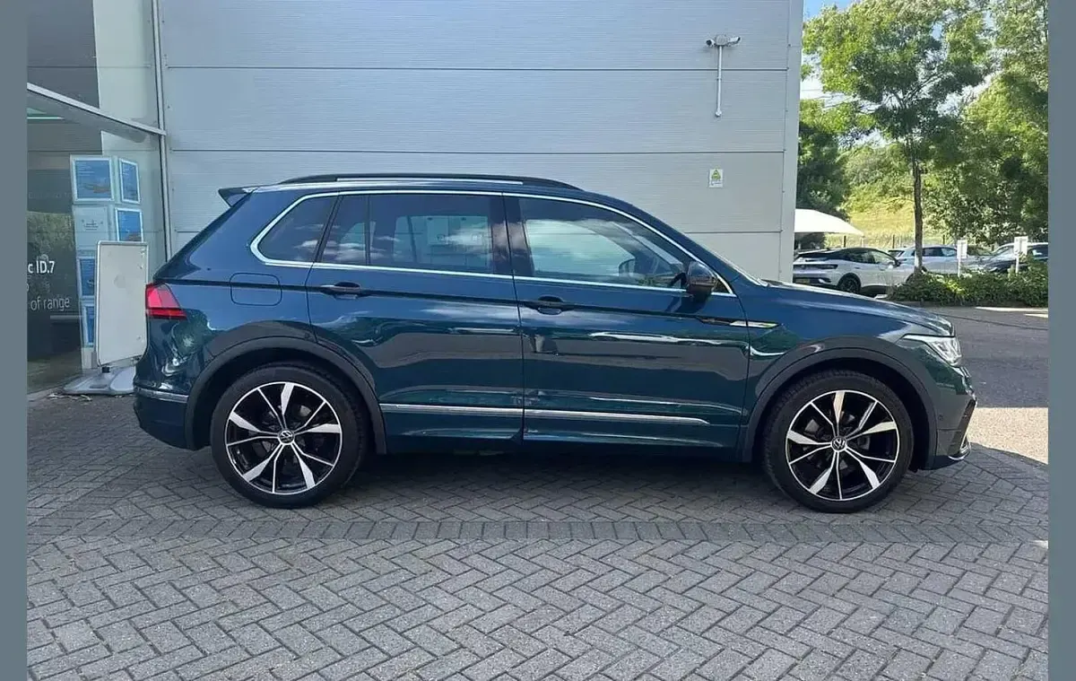 Used VW Tiguan R-line 150 HP (110 kW) 2023 Blue SUV