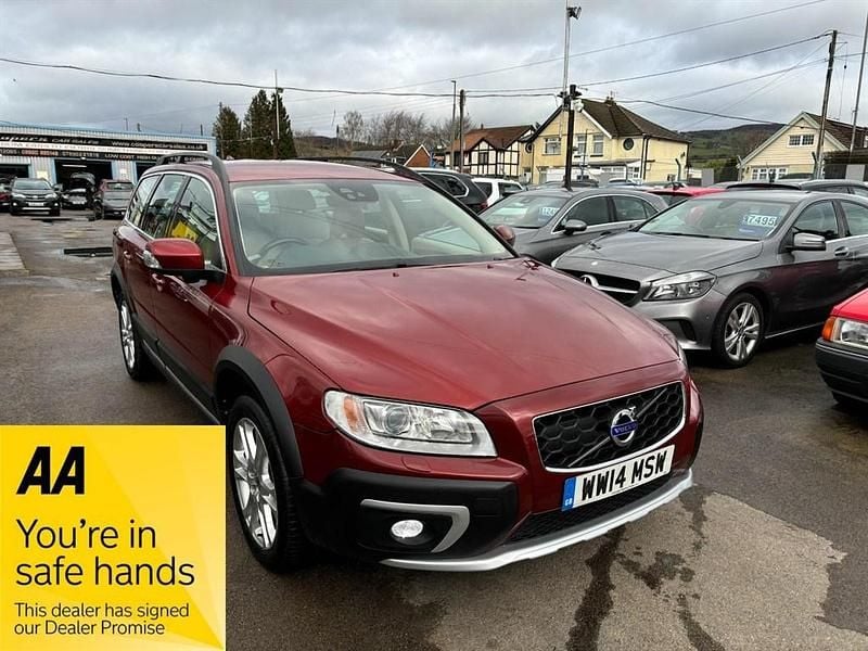 Used Volvo XC70 SE Lux 215 HP (158 kW) 2014 Red Estate