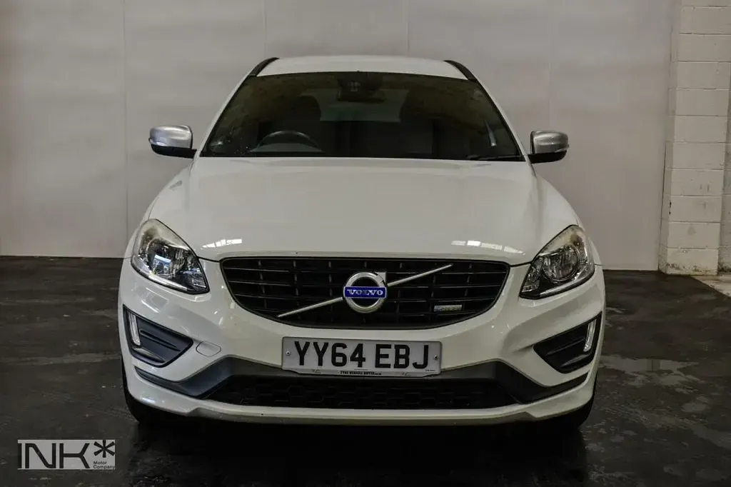 Begagnad Volvo XC60 R-Design 181 HK (133 kW) 2014 Vit SUV