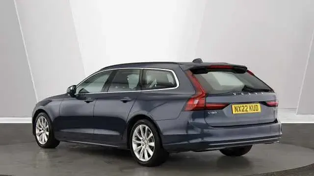 Used Volvo V90 Momentum 194 HP (142 kW) 2022 Estate