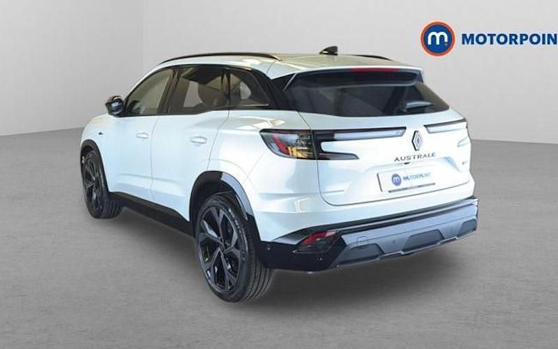 Used Renault Austral Iconic Esprit Alpine 200 HP (147 kW) 2023 White SUV