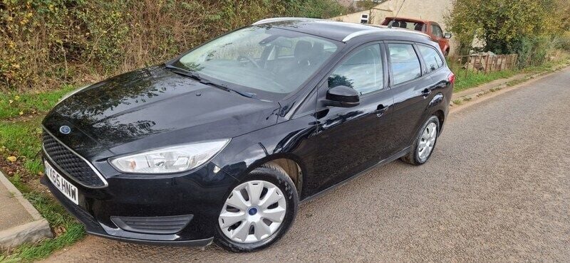 Black Used 2015 Ford Focus Style Estate | £4,490 (Fair price) - Image 1/4