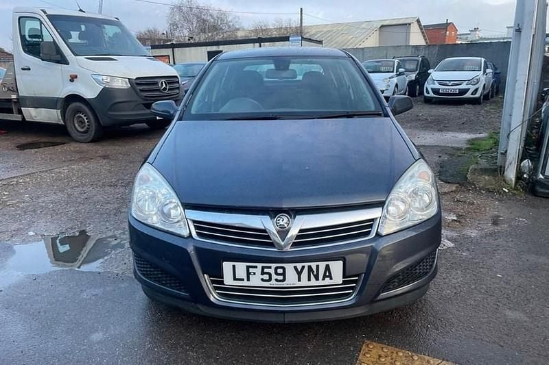 Blue Used 2009 Vauxhall Astra Active Hatchback | £1,490 (Good price) - Image 1/1
