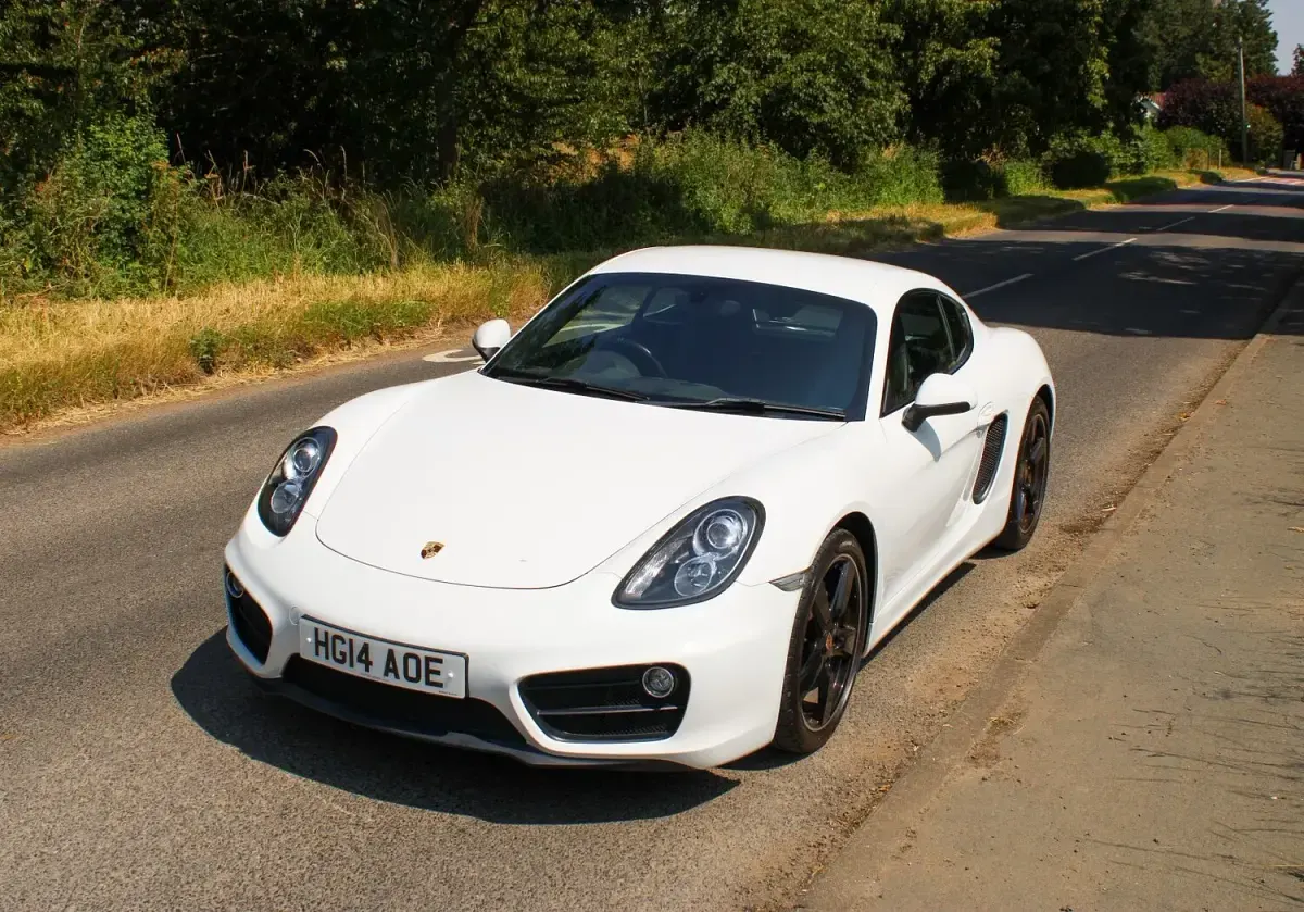 Used Porsche Cayman 275 HP (202 kW) 2014 White Coupe