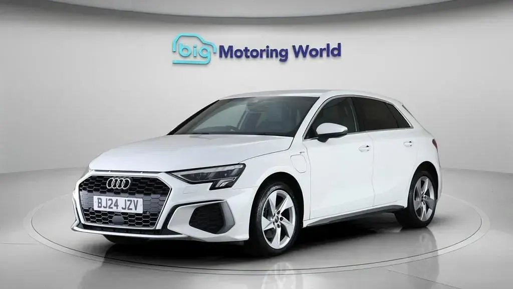 Used Audi A3 Sportback S-Line 204 HP (150 kW) 2024 White Hatchback
