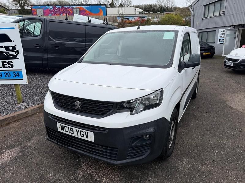 Second-hand Peugeot Partner 2019 Alb Monovolum