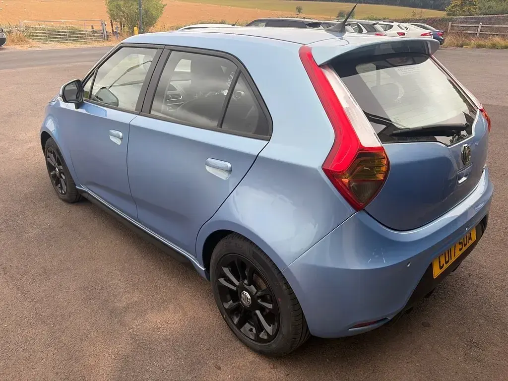 Used MG MG3 106 HP (77 kW) 2017 Blue Hatchback