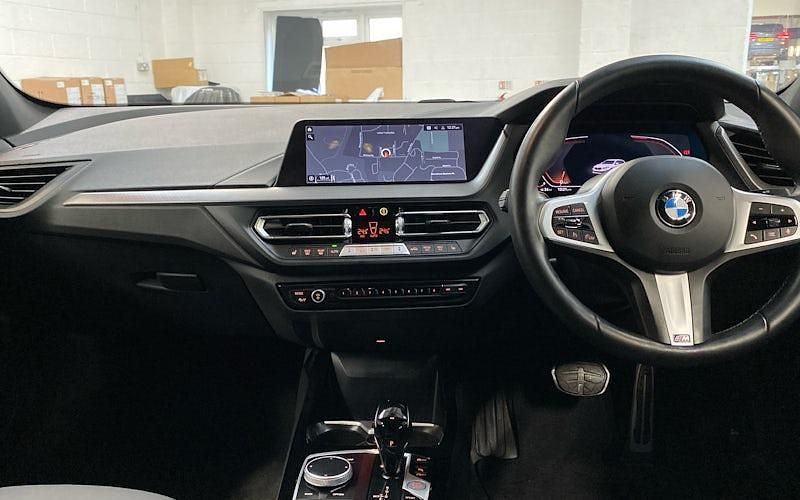 Used BMW 118 M Sport 140 HP (102 kW) 2024 White Hatchback