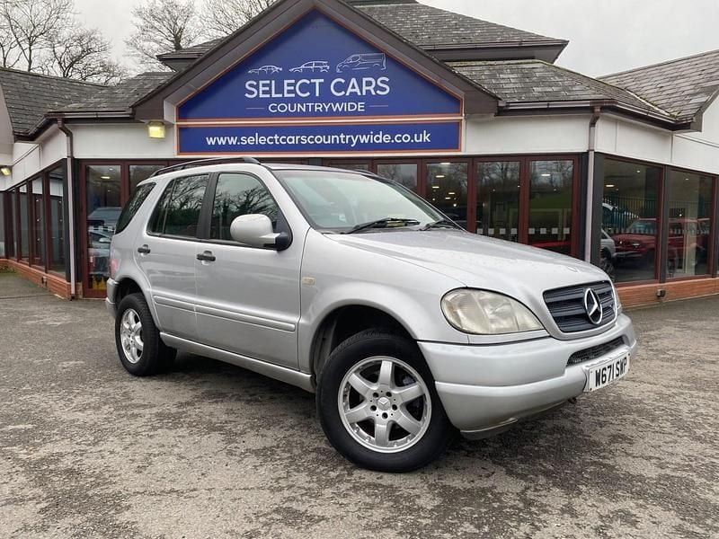 Used Mercedes ML320 217 HP (159 kW) 2000 Silver SUV