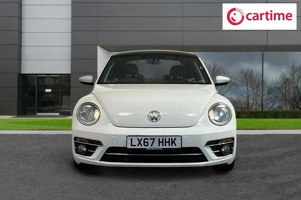 Used VW Beetle Design 105 HP (77 kW) 2017 White Hatchback