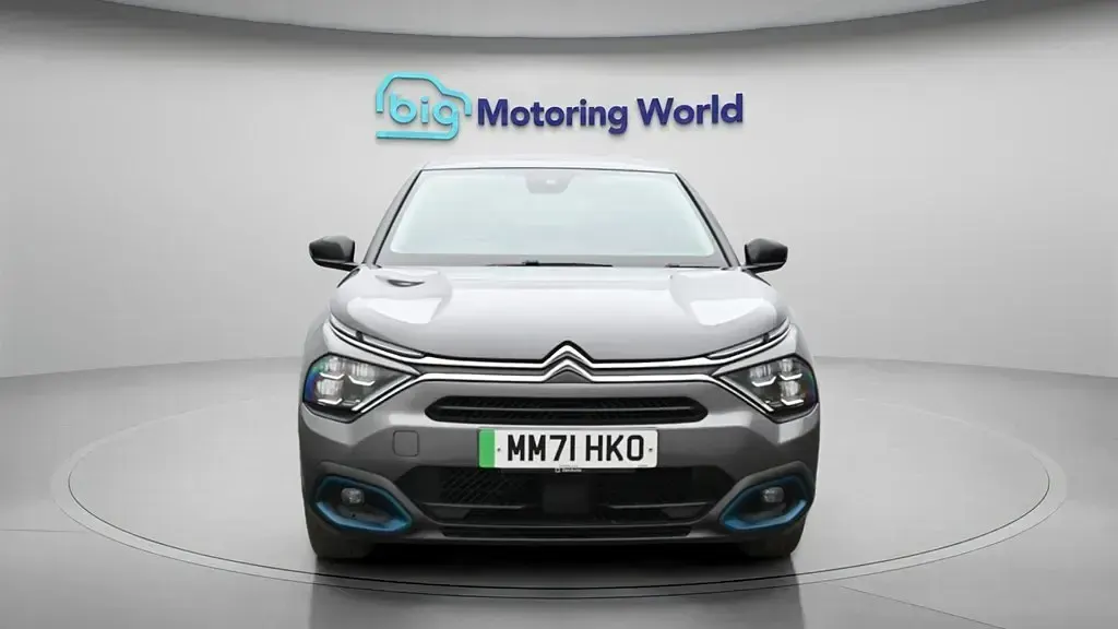 Begagnad Citroën e-C4 Shine 100 kW (136 HK) 2021 Halvkombi
